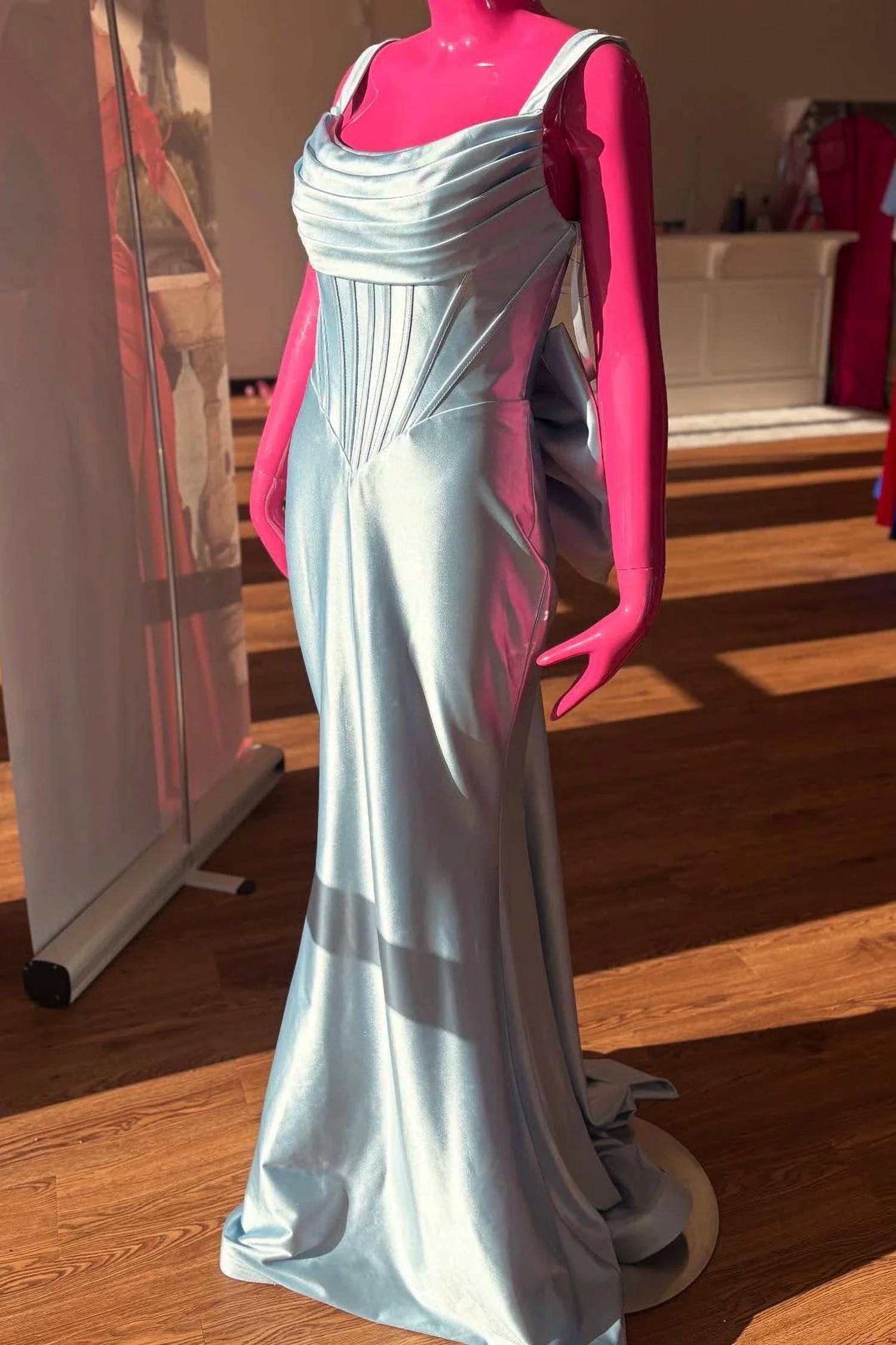 Jovani - Women's Fitted Long Formal Dress With A Bow