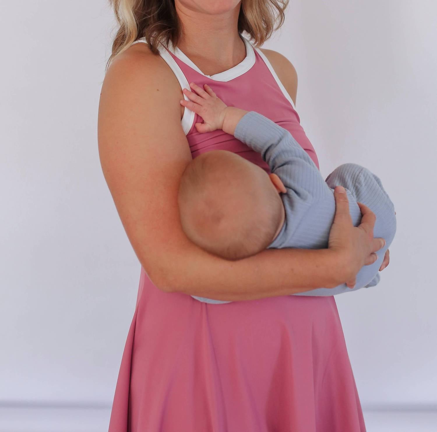 Movemama - Tennis Dress – Breastfeeding & Bump Friendly