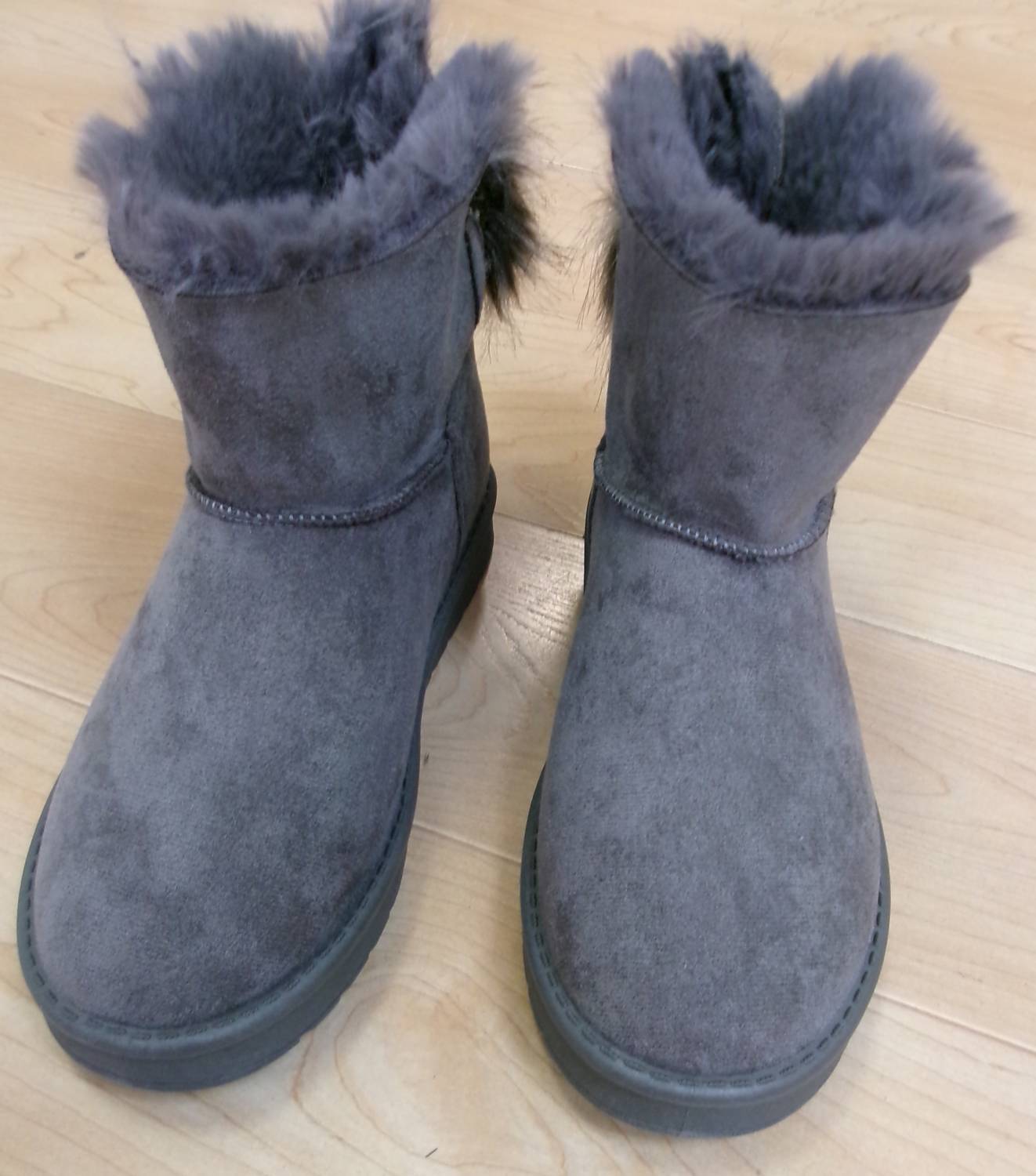 Charlie Paige - Women's Fuzzy Boots