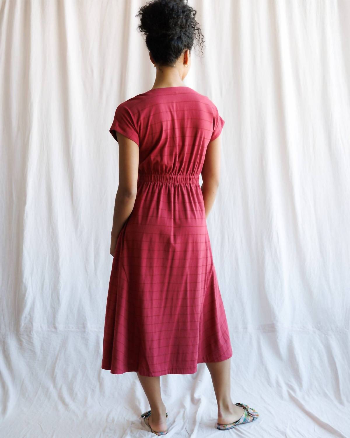 Downeast - Short Sleeve Inverted Pleat Midi Length Knit Dress