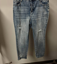 Frank Lyman - Women's Ankle Jeans With Rhinestones And Rips
