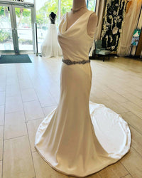 Jacqueline Exclusive - Women's Sleeveless Fit And Flare Charmeuse Bridal Gown