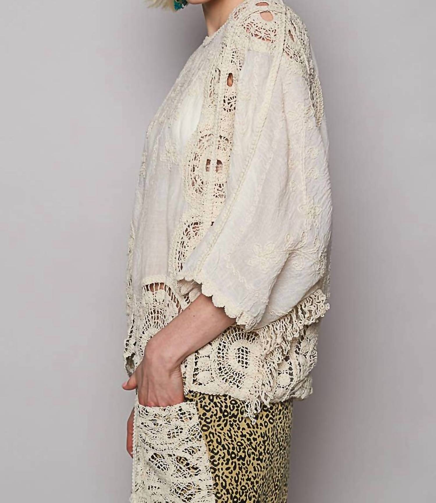 Pol - Round Neck Short Sleeve Floral Embroidery Top