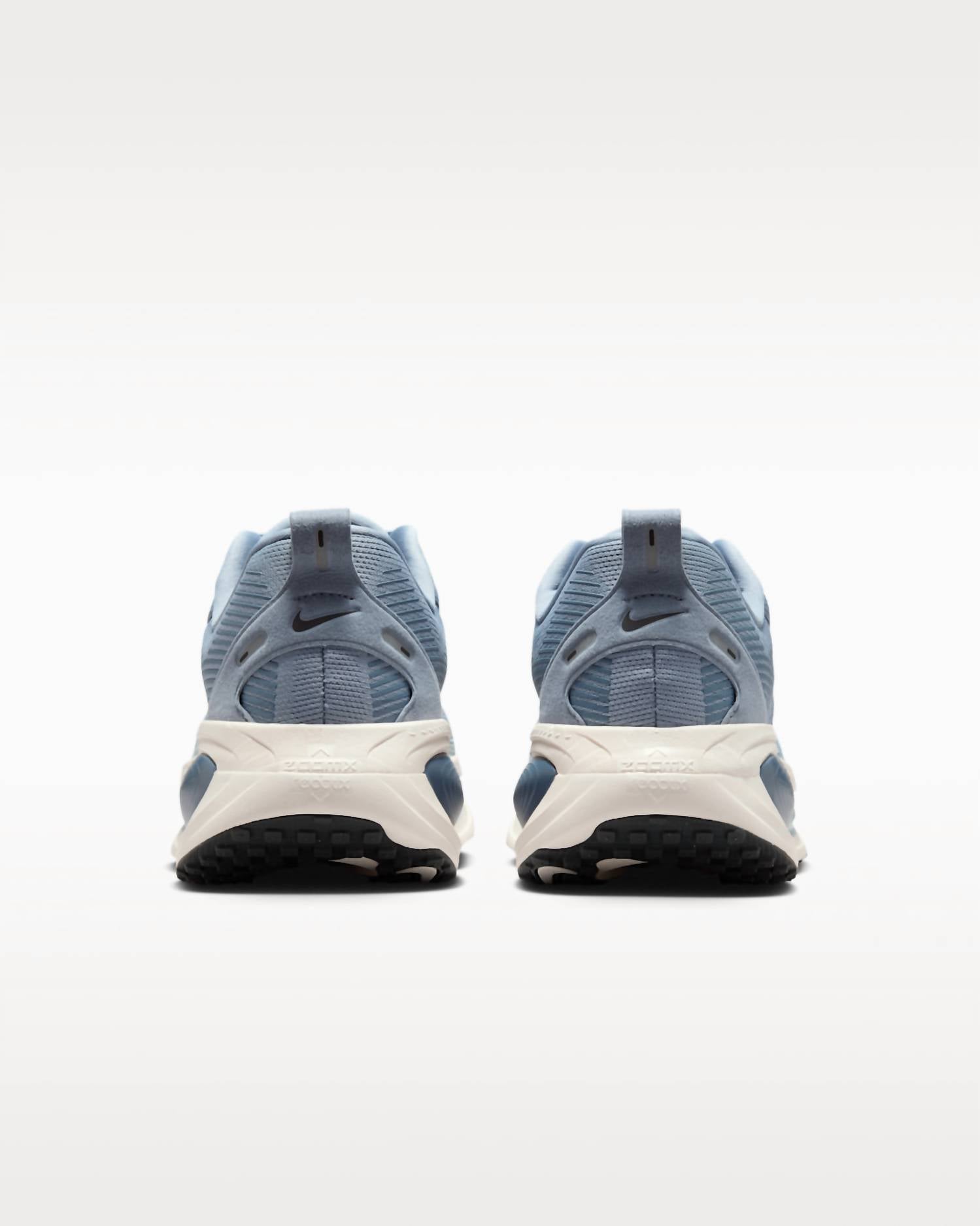 Nike - Men's Vomero 18 Road Running Shoes
