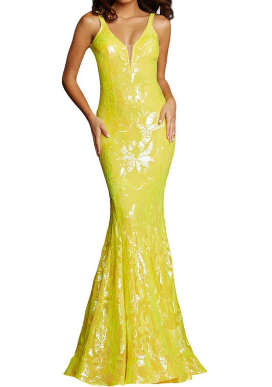 Jovani - PLUNGING NECKLINE FITTED PARTY DRESS