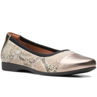 Clarks - Women's Un Darcey Cap 2 Flat Shoes