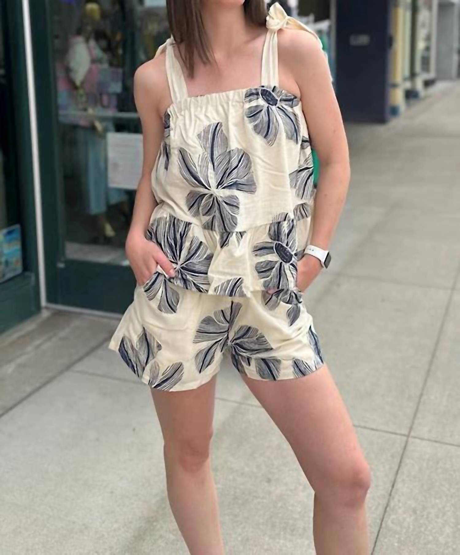 Entro - Women's Floral Print Top And Shorts Set