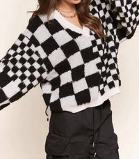 J.Nna - Checkered V-Neck Sweater