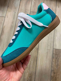 Outwoods - Women's Great-1 Sneakers