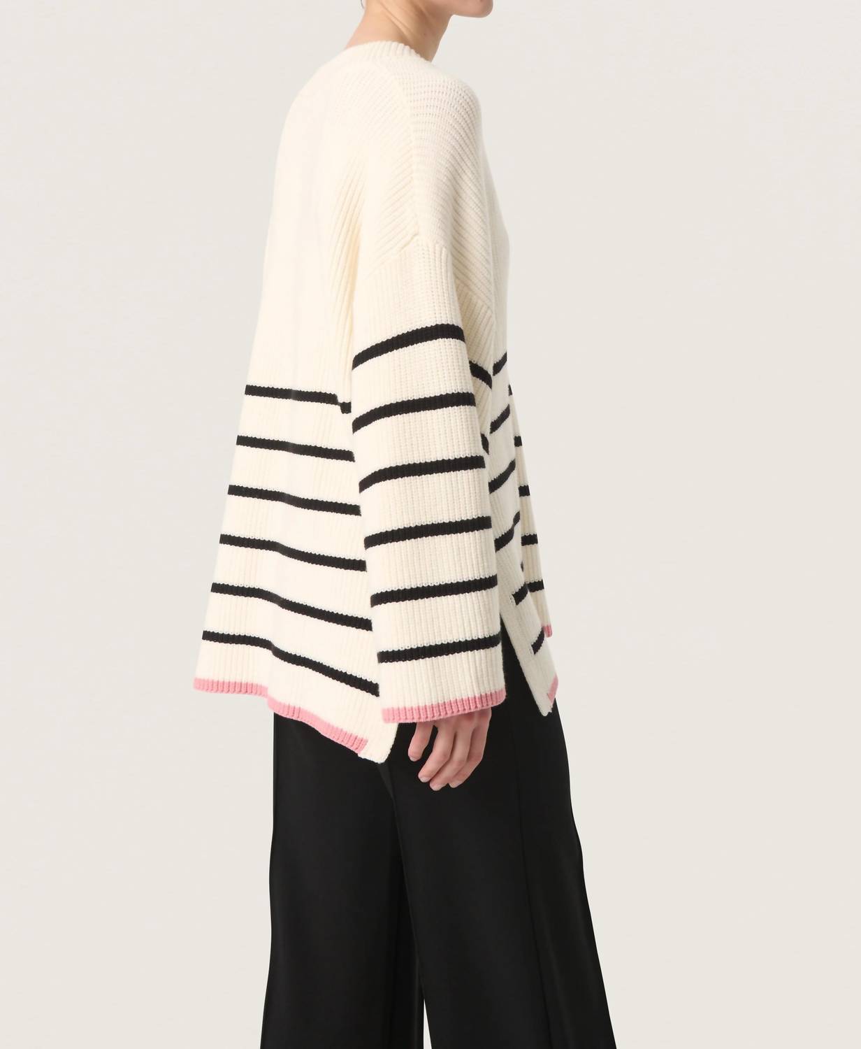 Soaked In Luxury - Musling V-neck Loose Fit Pullover Sweater