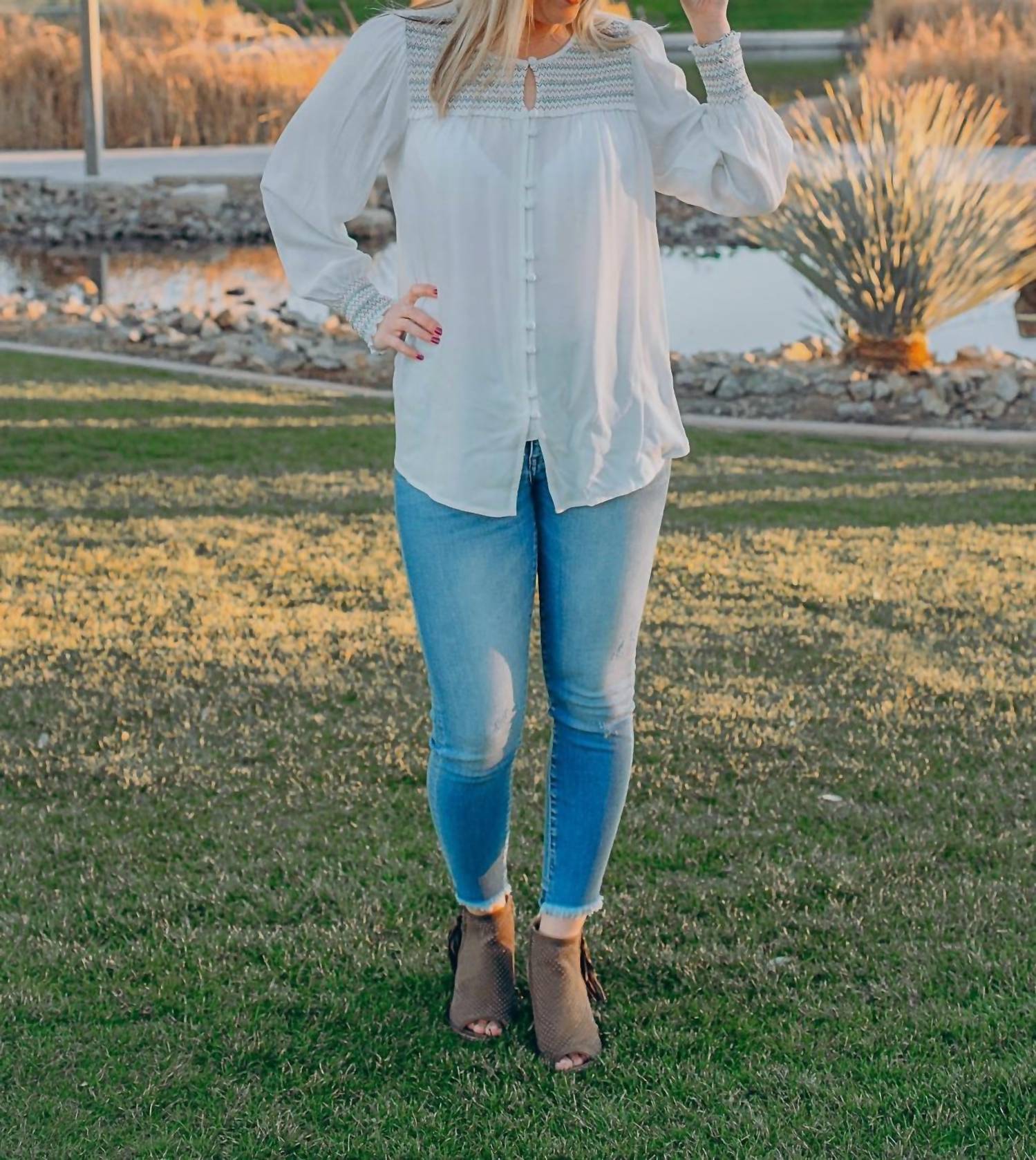 Doe And Rae - Embroidered Button Blouse
