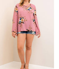 Entro - Floral With Bell Sleeves Top - Plus