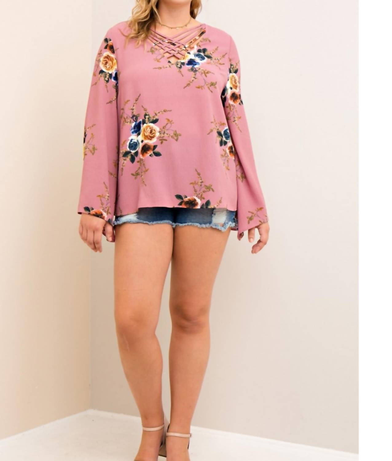 Entro - Floral With Bell Sleeves Top - Plus