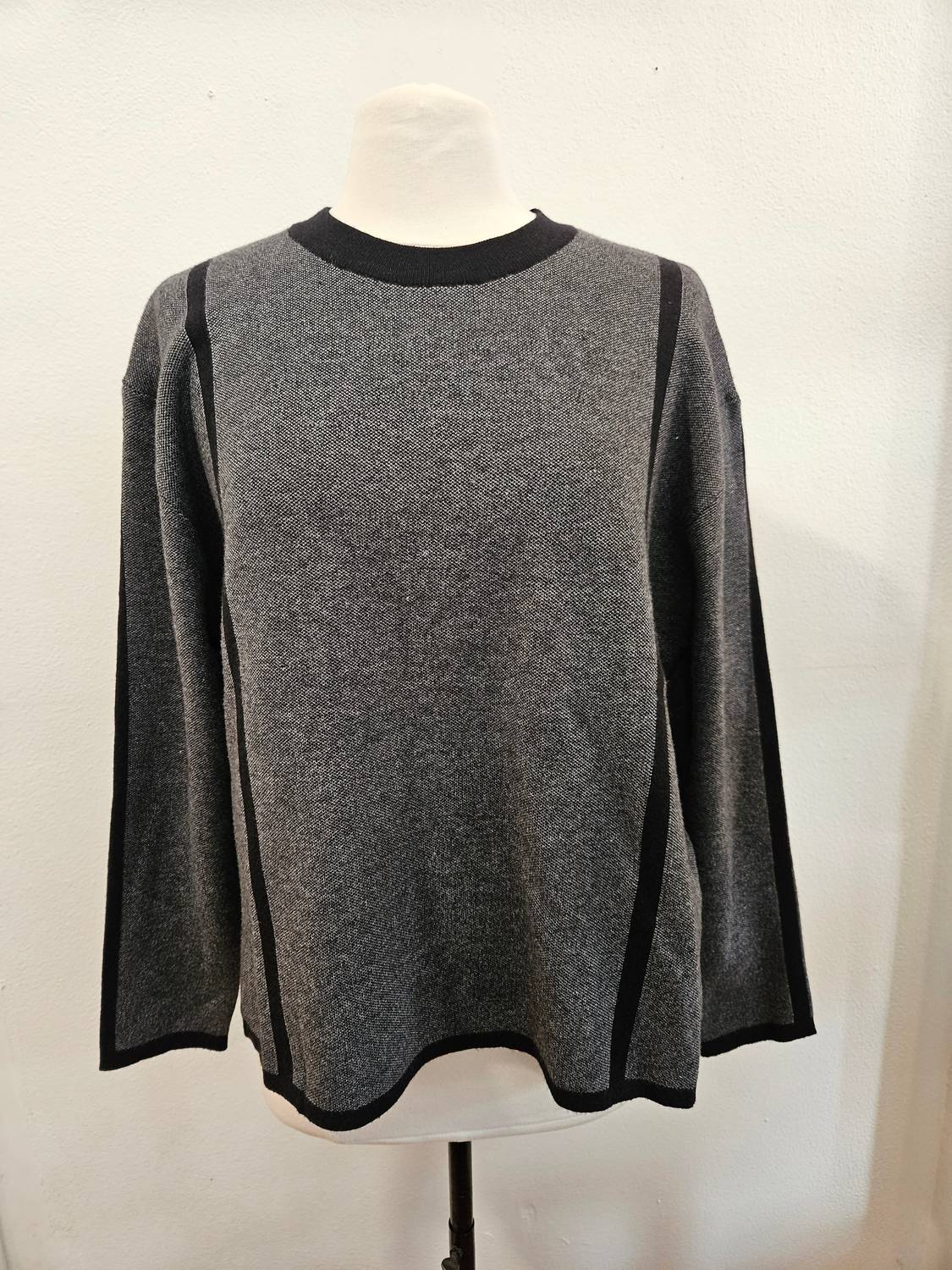 Eternelle - Women's Tipped Crewneck Sweater