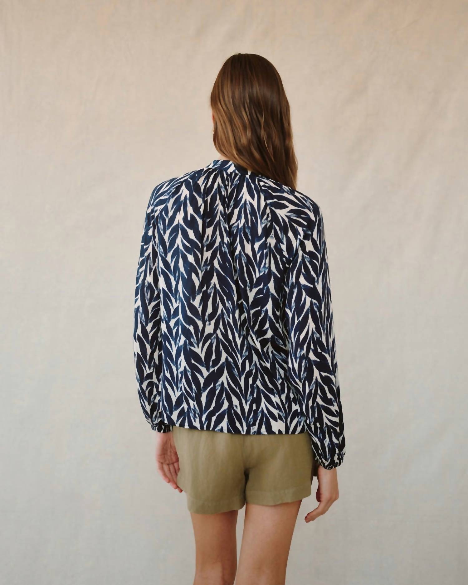 Bella Dahl - Long Sleeve Shirred Raglan Shirt