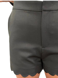 Ee:Some - Scallop Hem Shorts