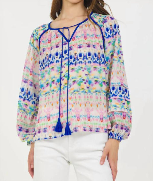 Stellah - SPLIT V PEASANT BLOUSE W/ SMOCKED SHOULDER