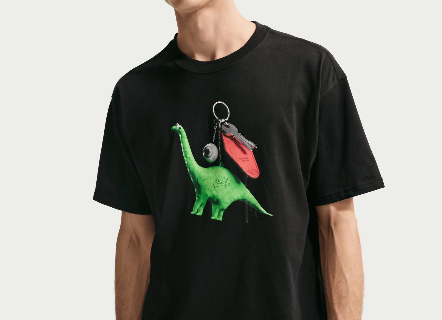 NIKE Dino Keychain T-shirt in black - men's t-shirt - view 4