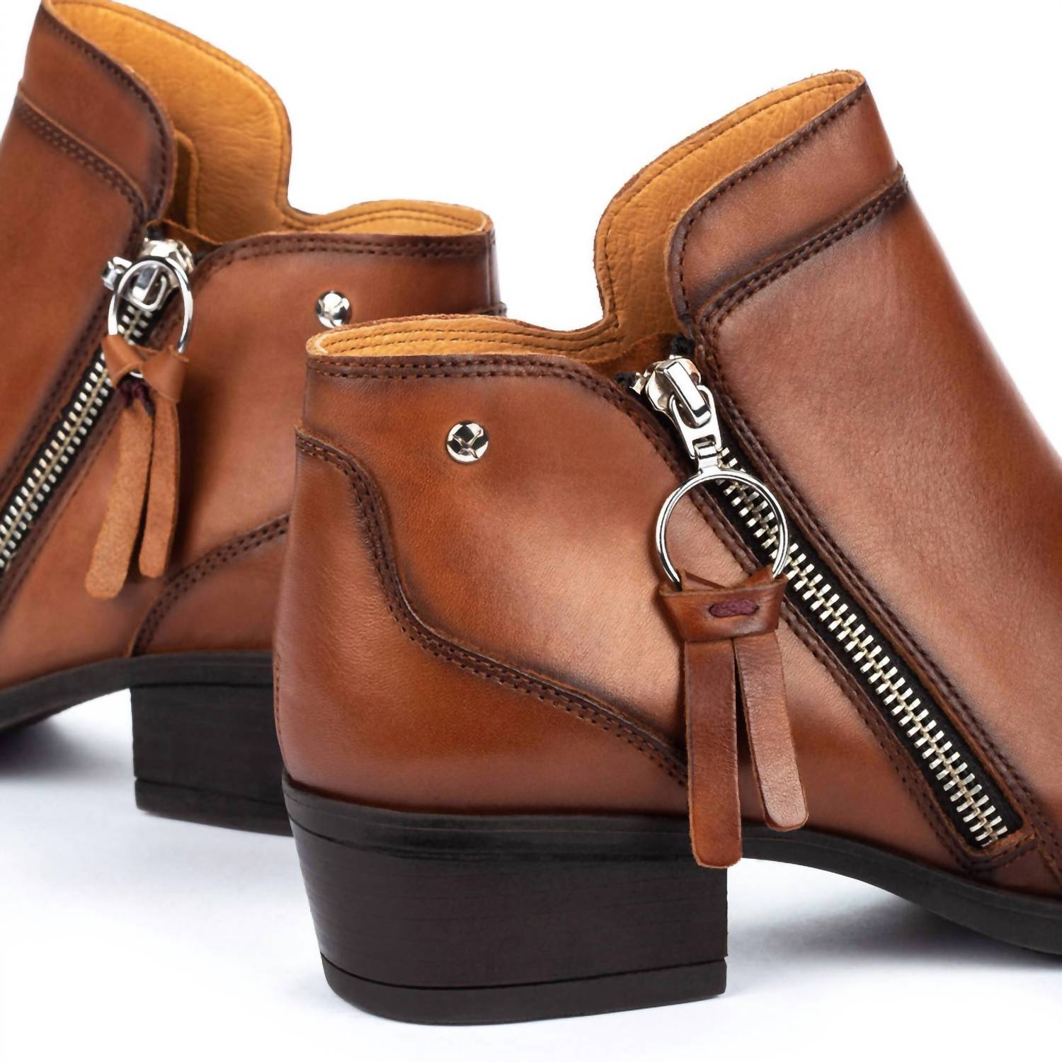 PIKOLINOS Women's Daroca Booties in cuero - women's shoe - detail view