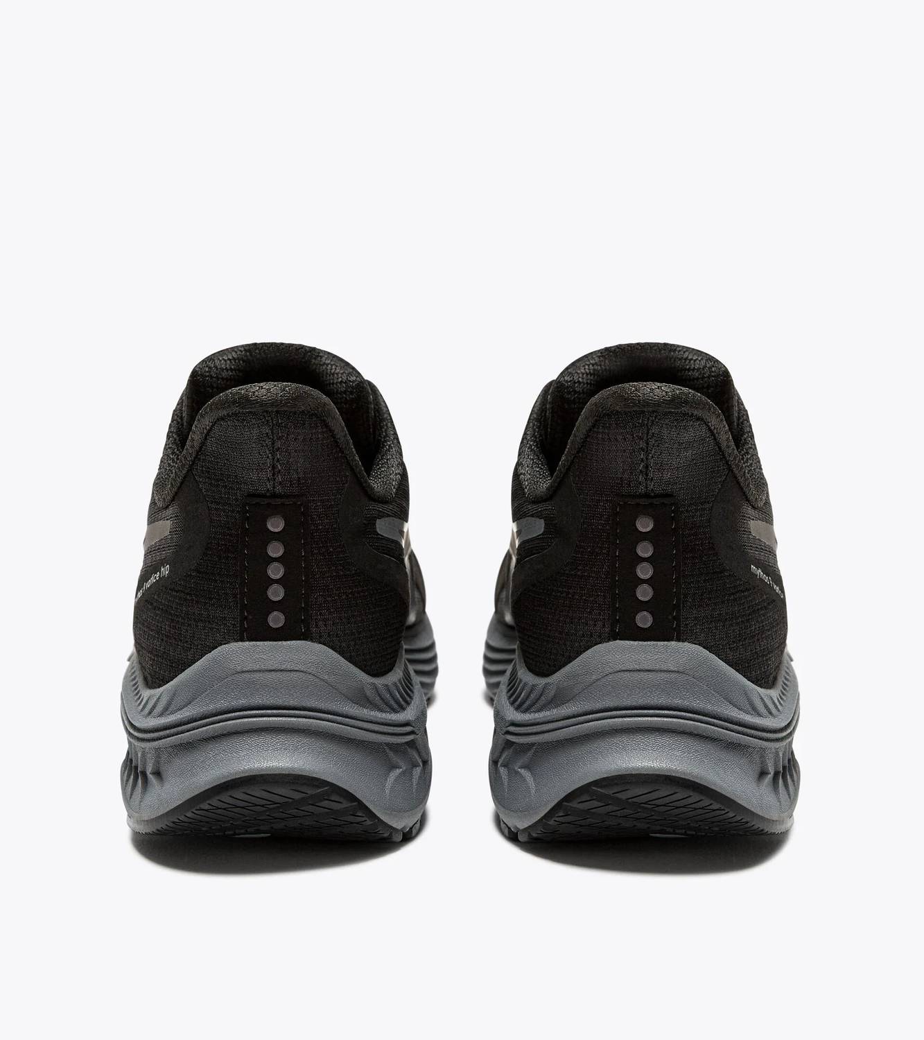 Diadora - Men's Mythos Blueshield 9 Vortice Hip Sneaker