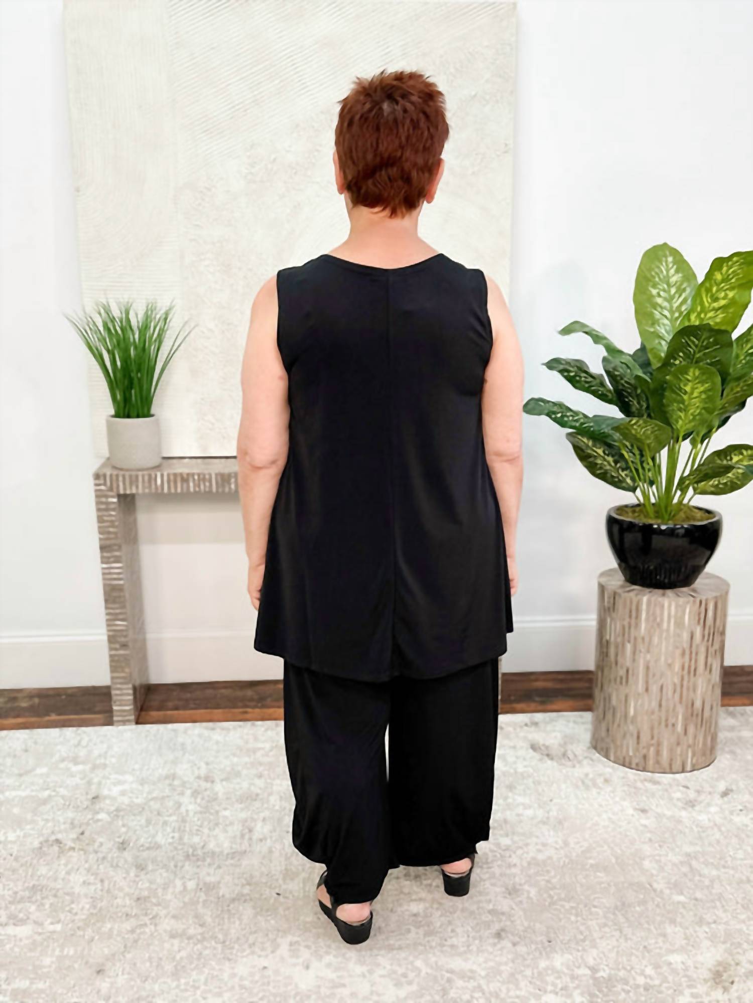 KOZAN Desa Tank Tunic in black - women's shirt - detail view