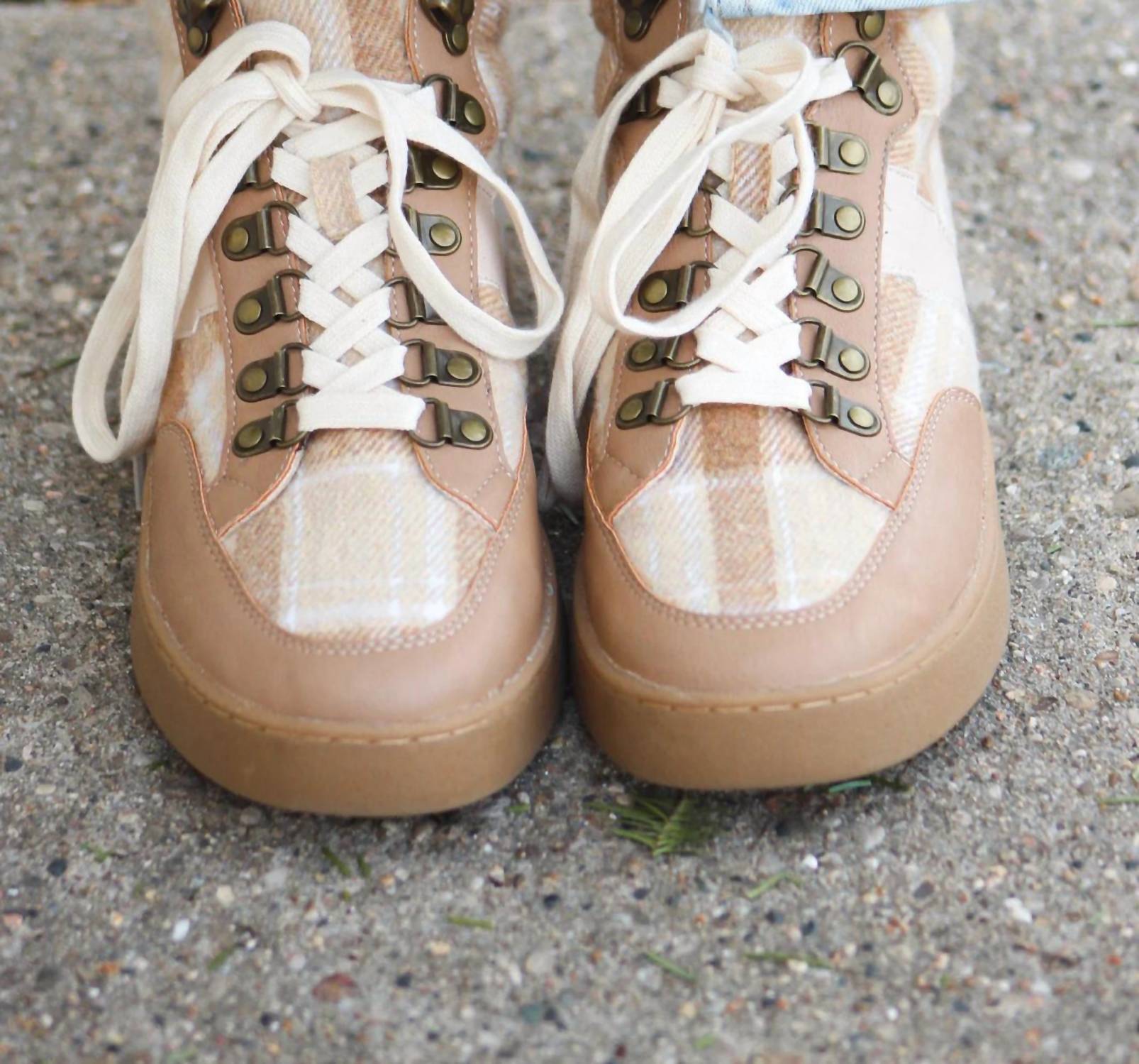 Oasis Society - Women's Kaia Plaid Sneaker