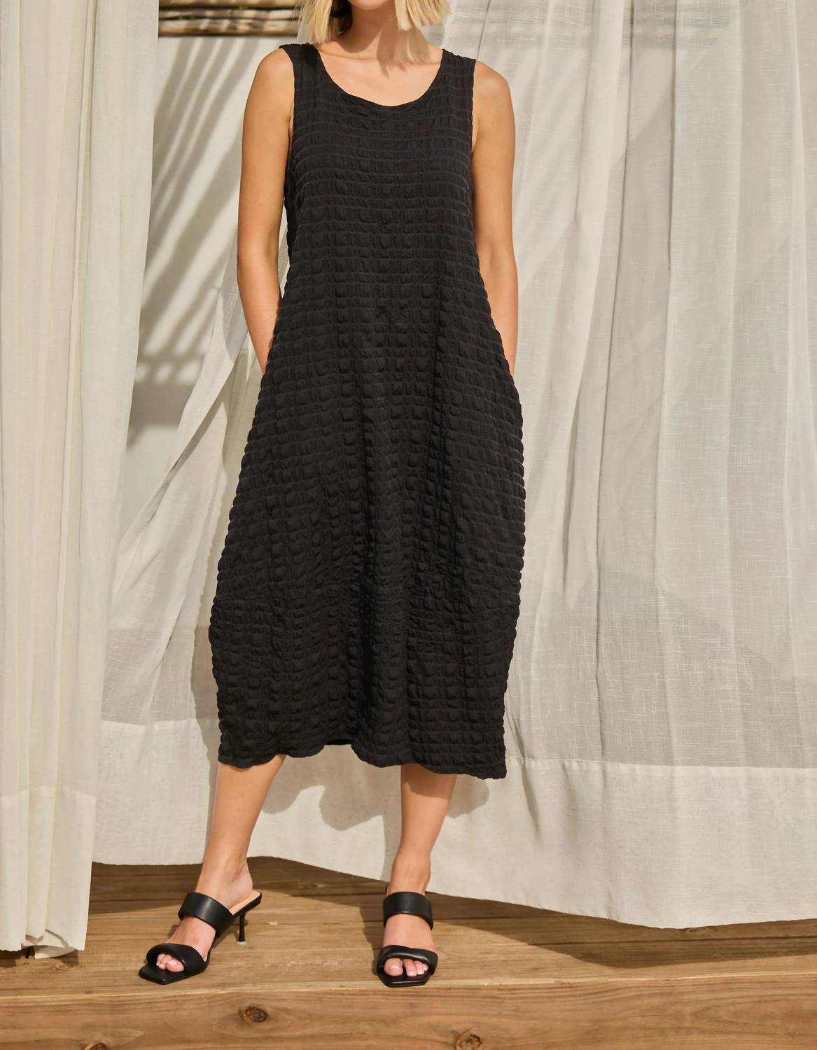 Frank Lyman - Bubble Jacquard Sleeveless Midi Dress