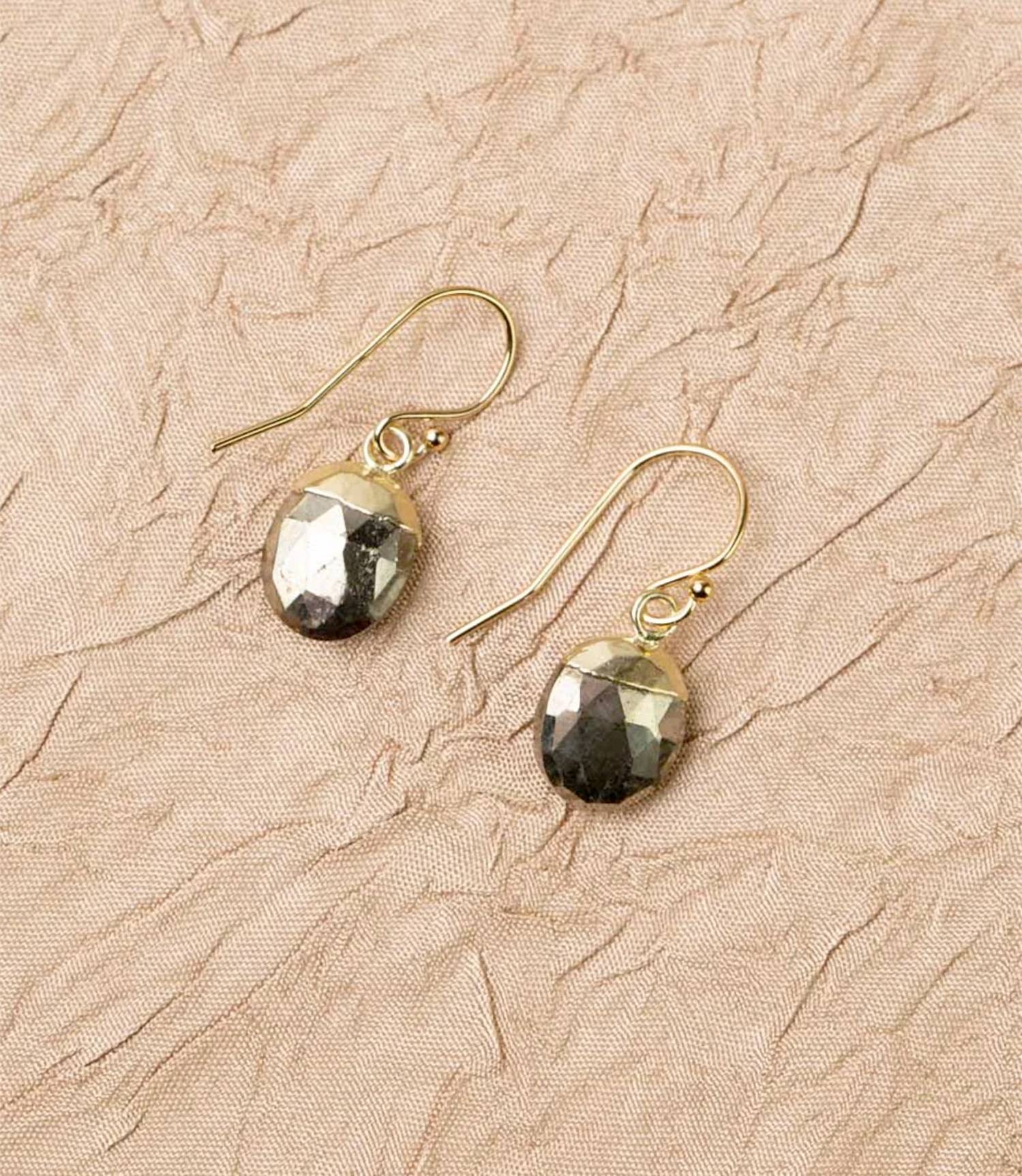 Anne Vaughan - Women's Pyrite Bezel Simple Earrings