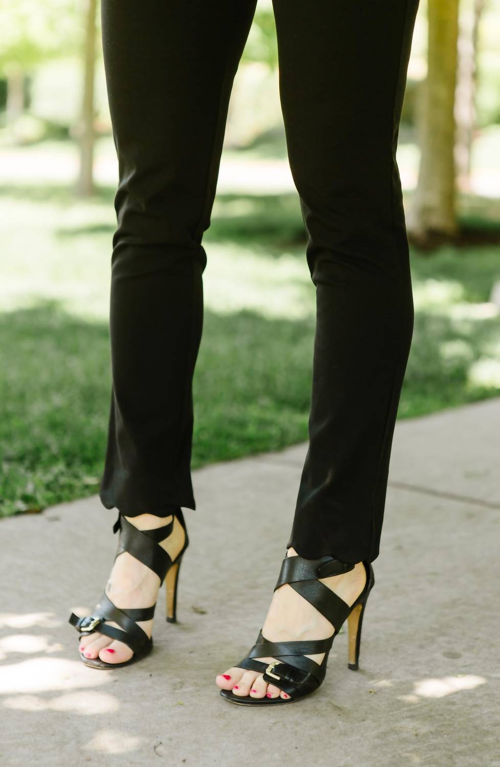 Scalloped Low Rise Tate Ankle Pant