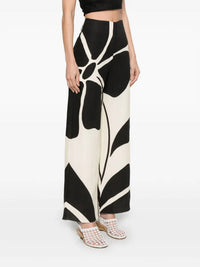 Cala de la Cruz India Pants in camellia bw - women's pants - detail view