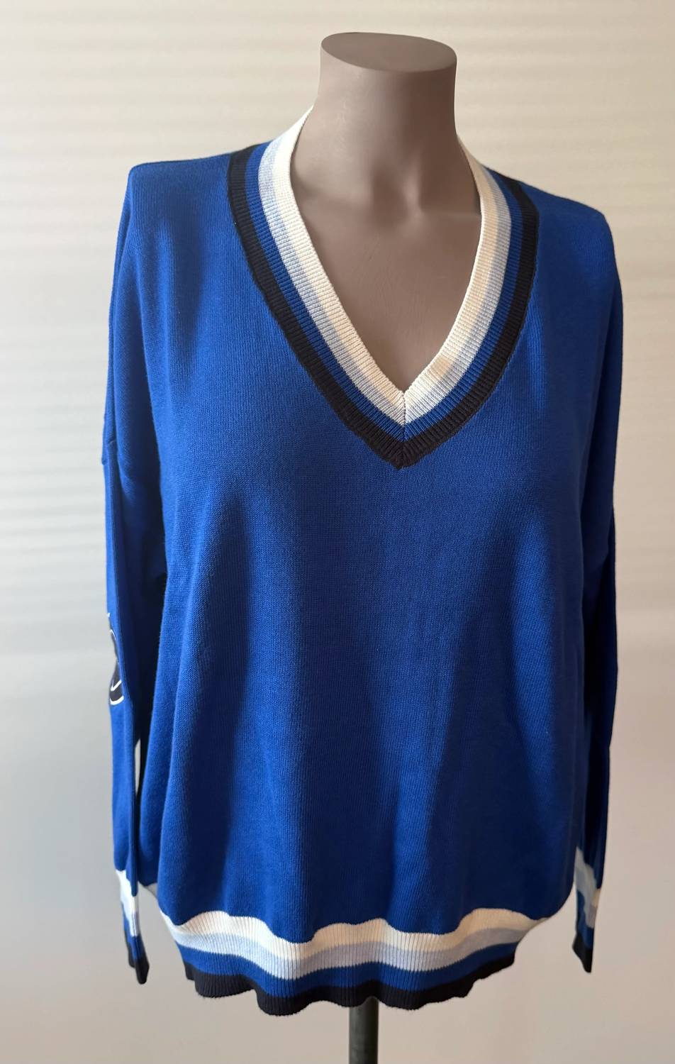 Wispr - Women's Love Heart V-neck Knit Sweater