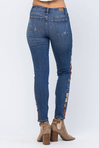 Judy Blue - Mid Rise Relaxed Fit Jeans