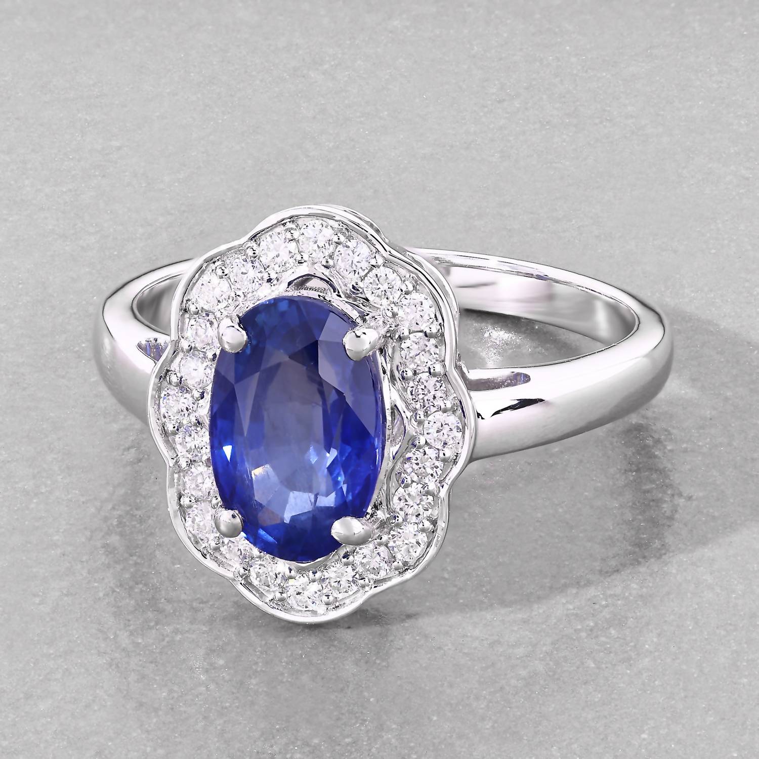 Diana M Jewels Women's Oval Natural Ceylon Blue Sapphire Fashion Ring (2.54 Ct) - Signature (9x5.80mm) in 18k white gold - women's jewelry - detail view