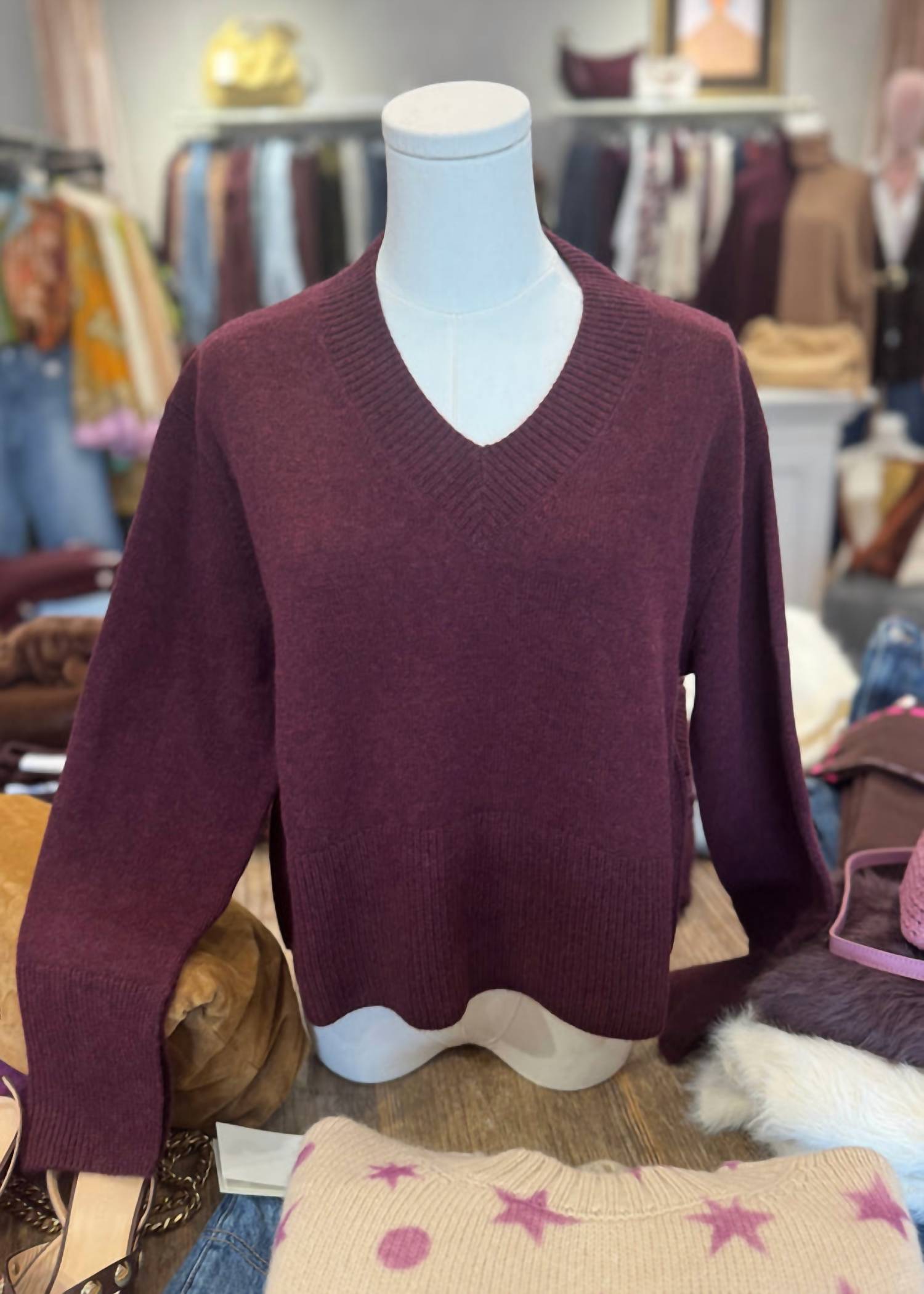 Kujten Women's Jemina V-neck Cashmere Sweater in bordeaux - women's sweater - detail view