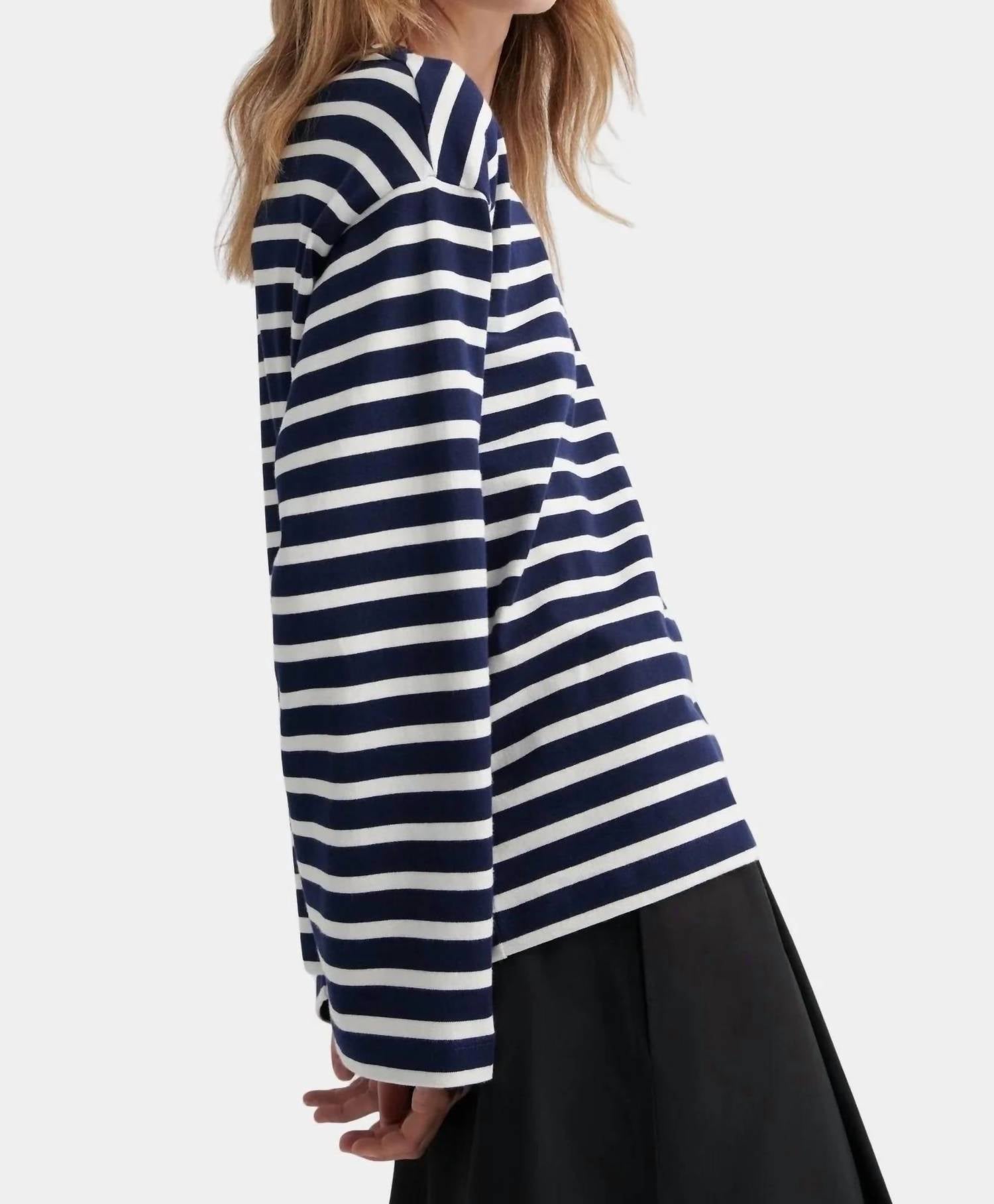 Kowtow - Pierre Tee