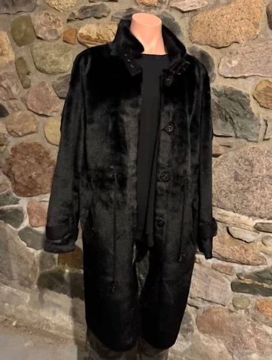 Love Token - Women's Tracy Faux Fur Coat With Suede Lining