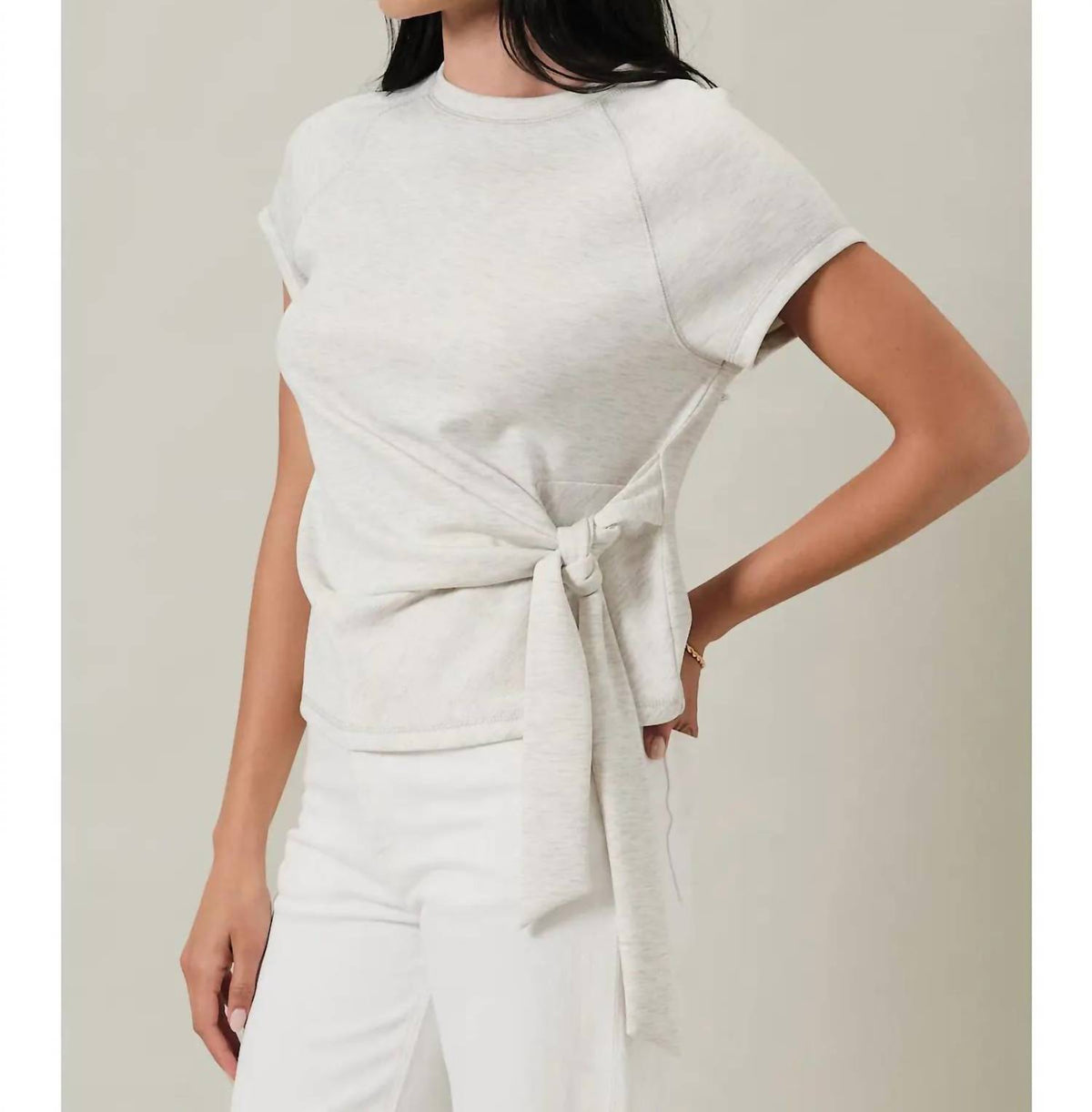 Gilli - Knot Your Average Tee