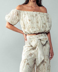 Trend:Notes - Elastic Off Shoulder Floral Crop Blouse