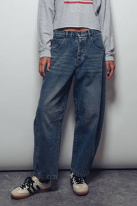 Urban Daizy - Dirty Wash Barrel Leg Jeans