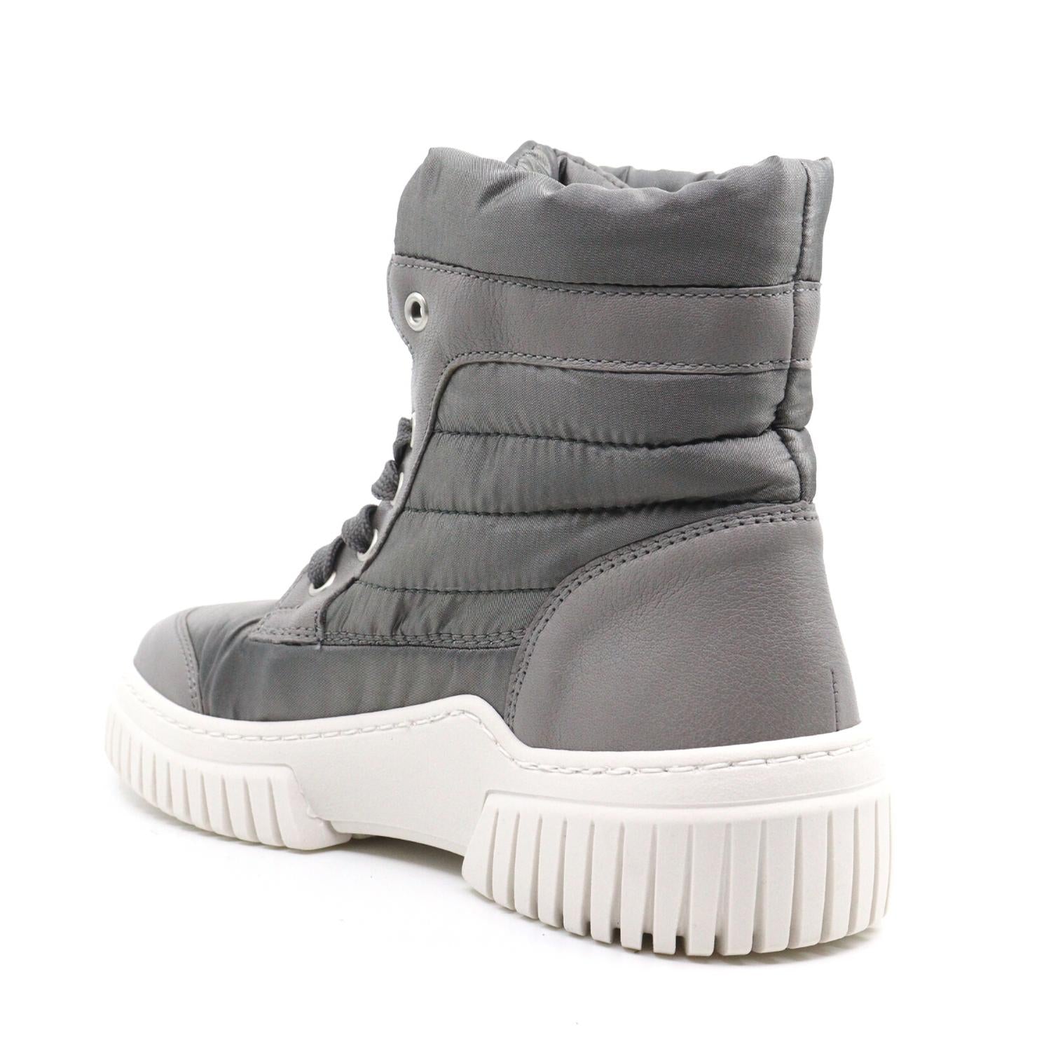 UNISEX LACED UP HIKER BOOT
