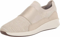 Clarks - Women's Un Rio Knit Slip On Sneakers