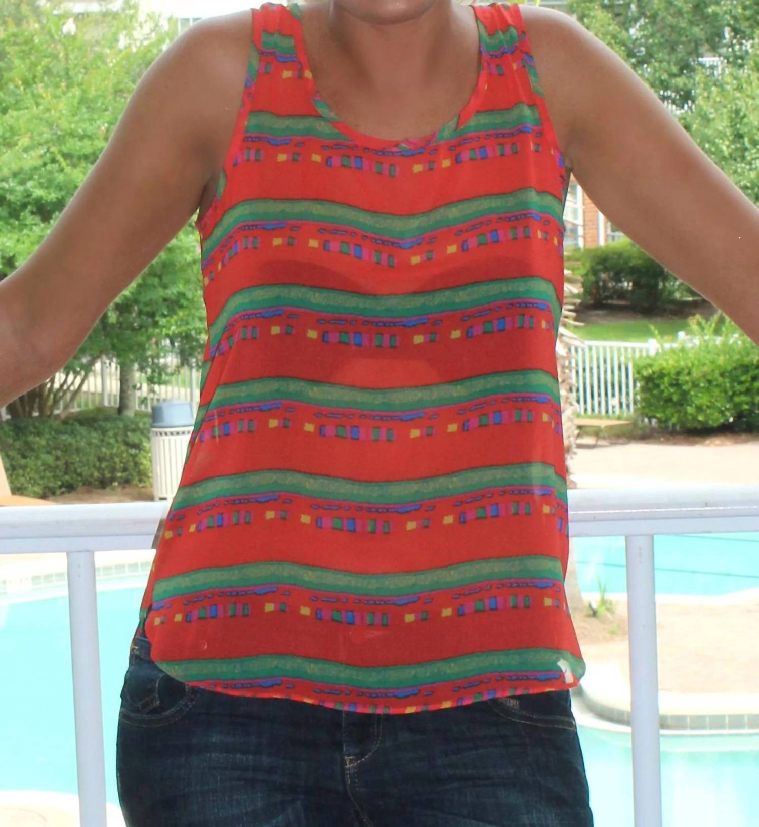 SLEEVELESS PRINTED TOP