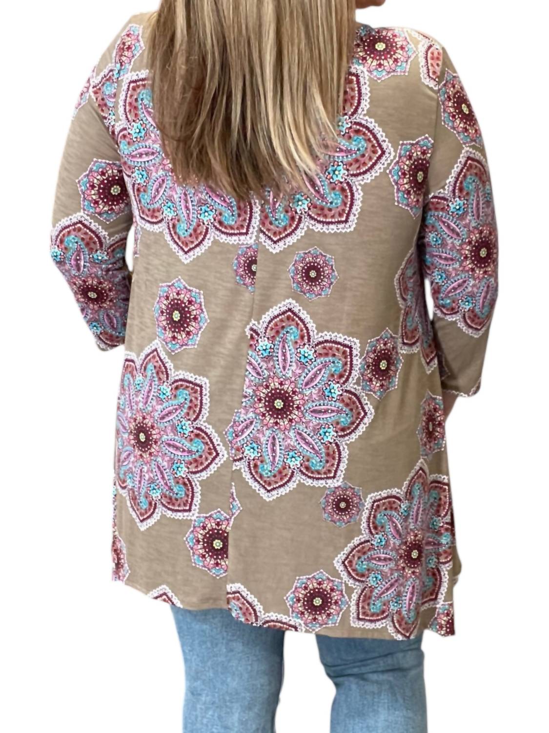 Honeyme - Abstract Sharkbite Top
