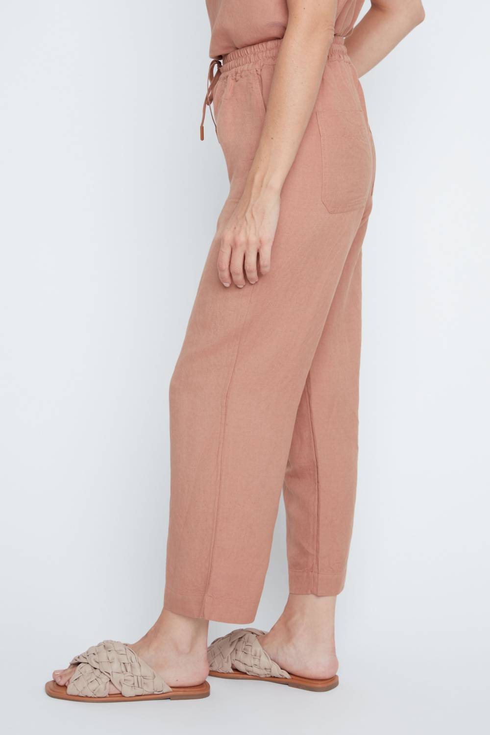 Renuar Blush Breeze Linen Cropped Pants in mocha - women's pants - detail view