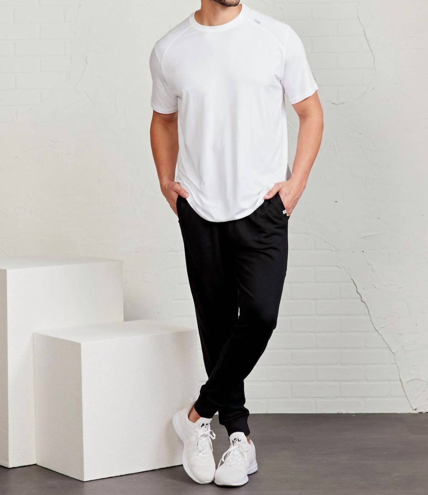 tasc Hudson Fleece Pant in black - men's pants - detail view