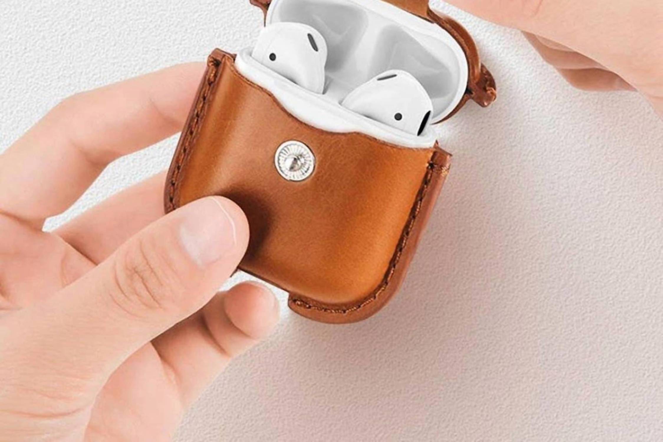 Threaded Pear - Unisex Leather Airpods Case