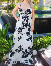 Luxxel - Pretty In Pleats Maxi Dress