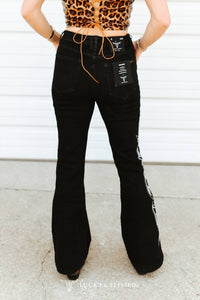Lucky & Blessed - BOOT STITCH EMBROIDERY JEANS