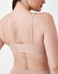 Spanx - Adjustable Plunge Wireless Lift Bra