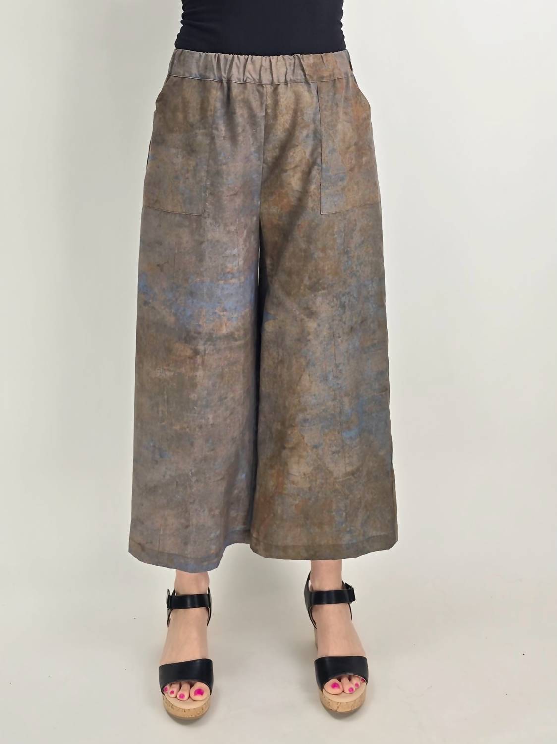 Chalet et ceci Bonnie Wide Leg Pants in brown - women's pants - detail view